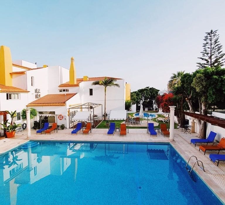 Cheap and Cheerful Albufeira Old Town Escape - Image 2