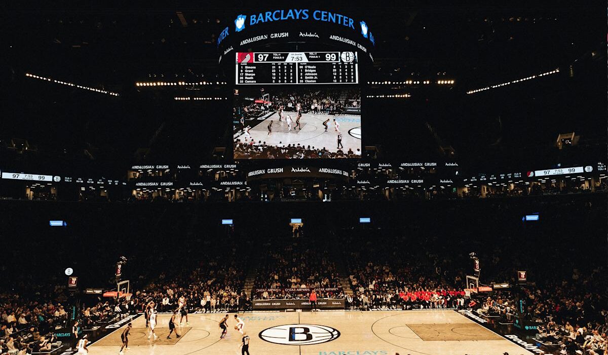 New York USA Christmas … PLUS SPORTS - Image 3
