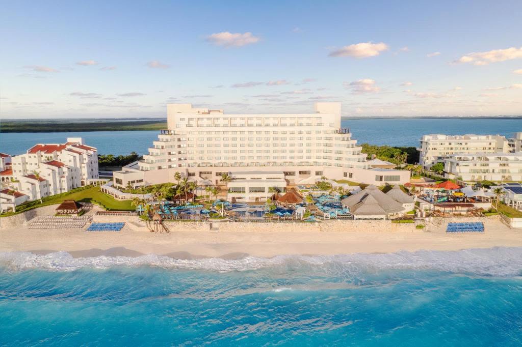 Halloween Hols in 4* Cancun Mexico - Image 1