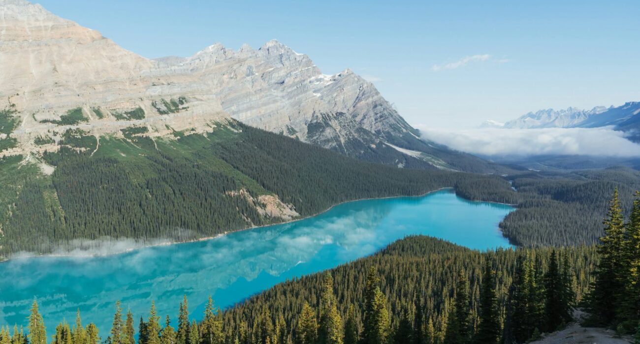 Canada Winter – VANCOUVER, YELLOWKNIFE, BANFF & LAKE LOUISE - Image 2
