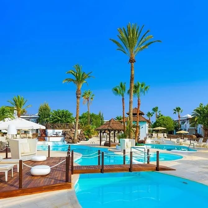 Pre Christmas Sunshine in Playa Blanca Lanzarote - Image 3