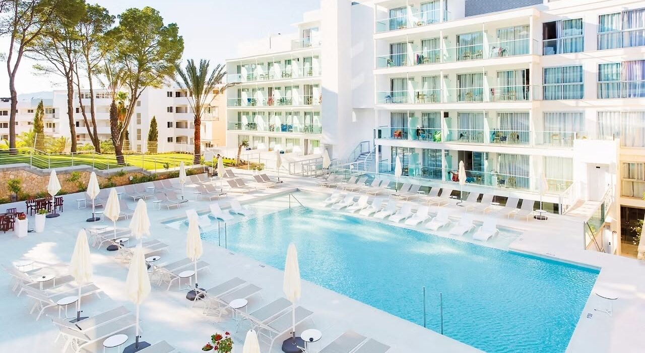 Adults Only 4* Majorca Autumn Sunshine Week - Image 2