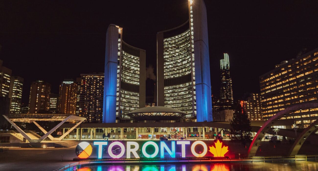 Niagara Falls, Toronto and New York USA Winter Trio - Image 2