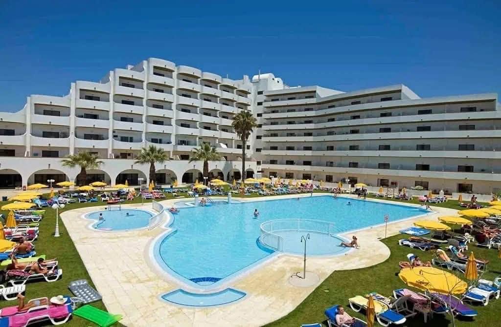 Albufeira POrtugal LAST MIN Family Summer Hols - Image 1