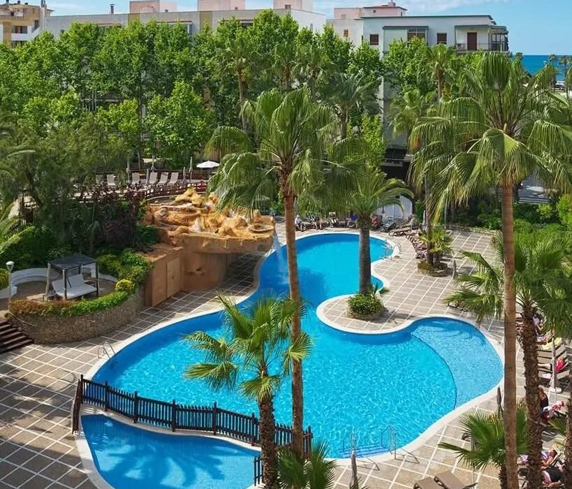 Autumn Sunshine Bliss in 4* Salou Spain - Image 1