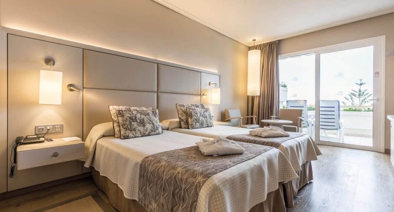 Adult Only Tenerife LUXE Late Summer Offer - Image 3