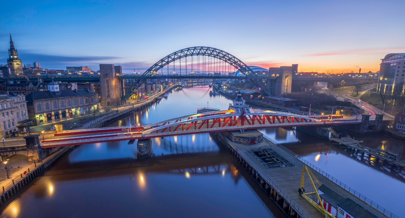 NEWCASTLE CHRISTMAS SHOPPER - Image 1