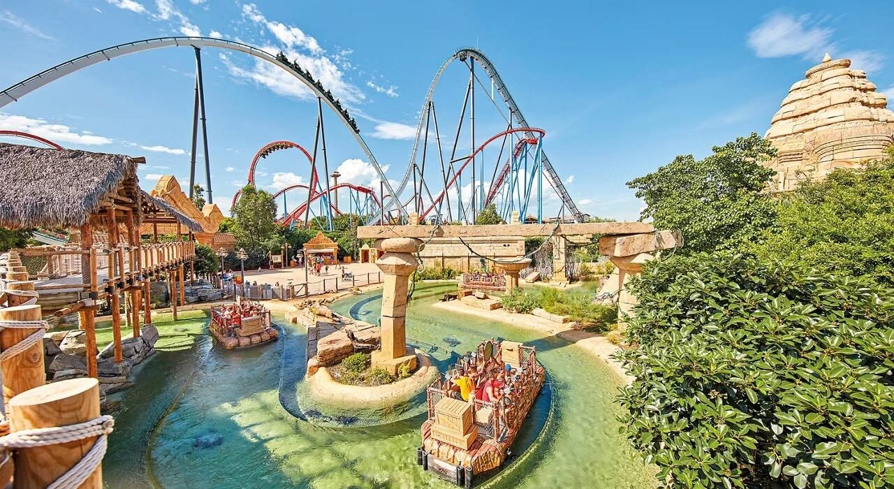 HALLOWEEN FAMILY GETAWAY TO SALOU SPAIN - Image 5