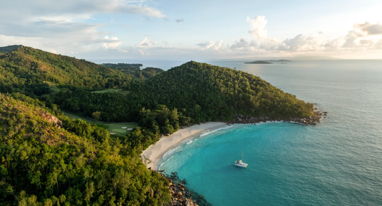 Romantic Seychelles Luxury NInja Getaway - Image 2