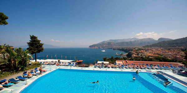 SORRENTO ITALY SUMMER NINJA GETAWAY