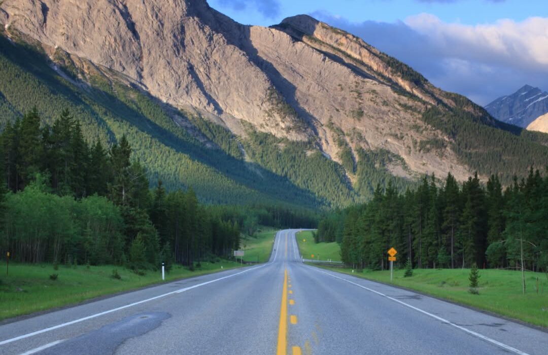 BUCKET LIST Canadian Rockies Spring Road Trip - Image 2