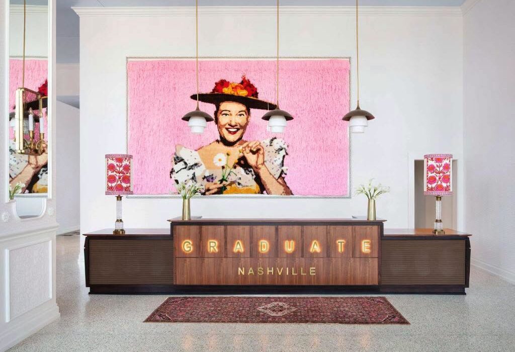 Nashville USA – Stay at a DOLLY Themed Hotel - Image 1