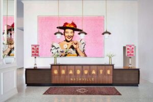 Nashville USA - Stay at a DOLLY Themed Hotel