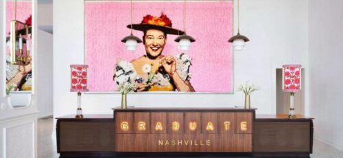 Nashville USA – Stay at a DOLLY Themed Hotel