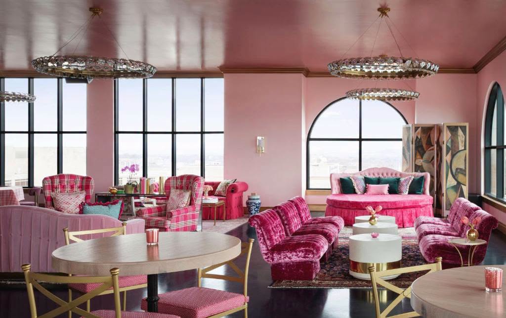 Nashville USA – Stay at a DOLLY Themed Hotel - Image 4