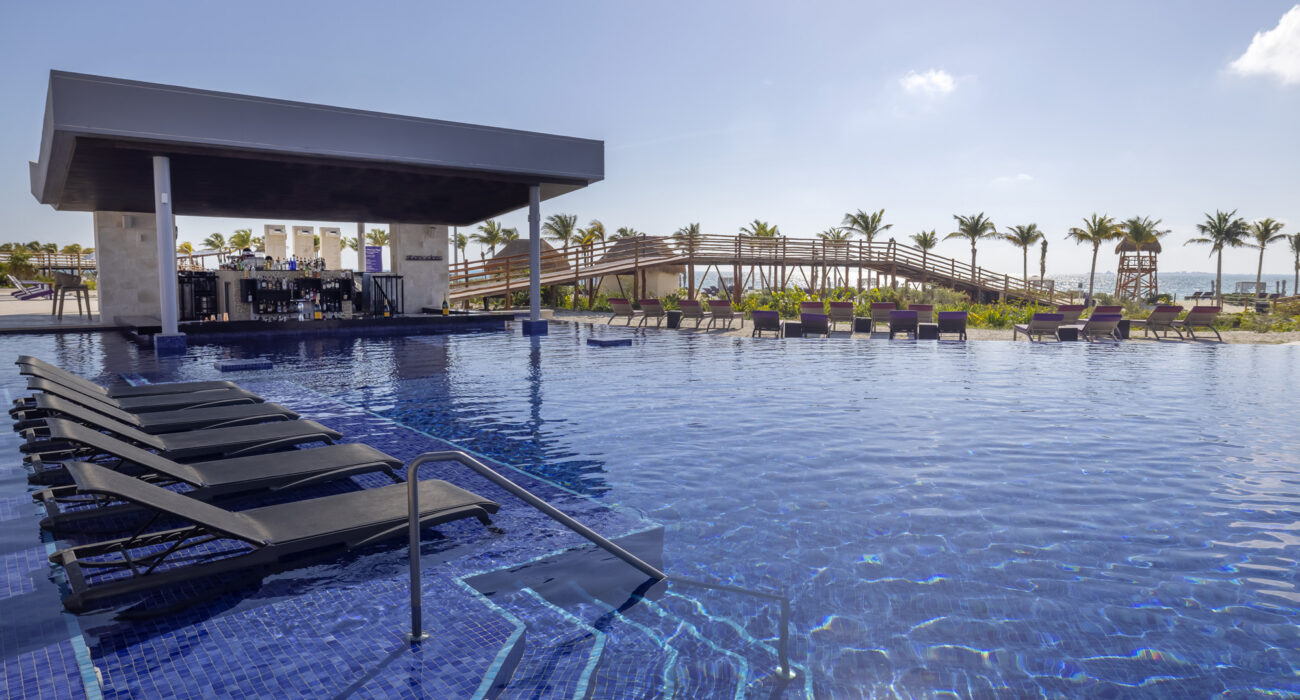 FAMILY FUN IN THE SUN 5* CANCUN STYLE - Image 2