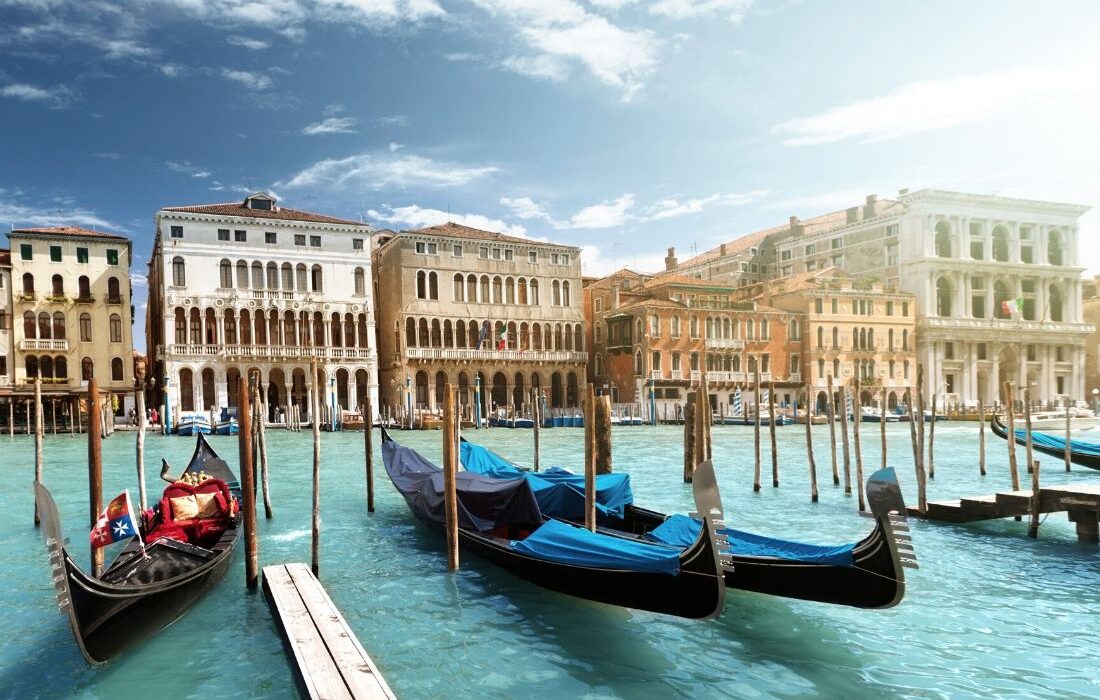 STAFF PICK! Lake Garda & Venice Italy Tour - Image 4