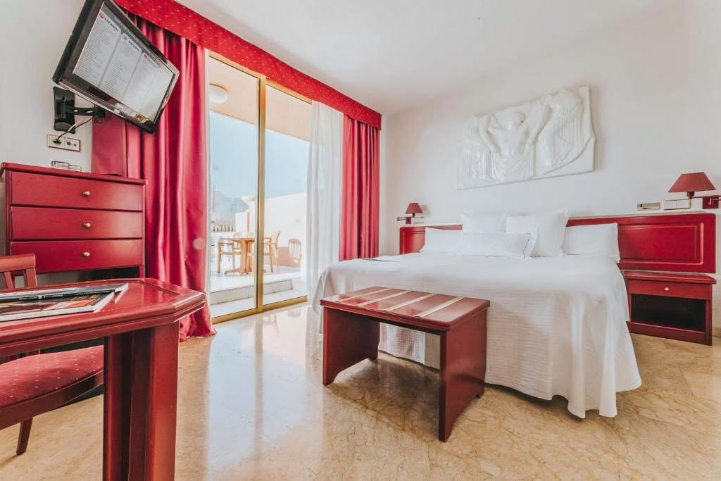 Playa De Las Americas Winter Mini Break Offer - Image 4
