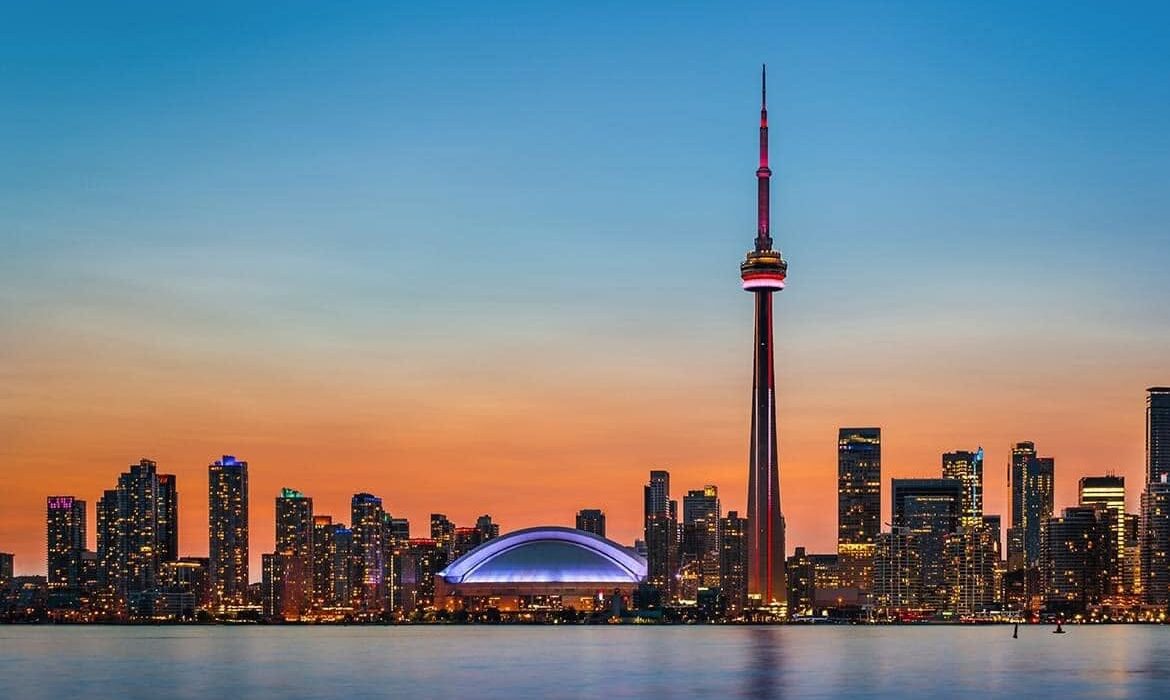Early Summer in Canada – Toronto and Niagara Falls - Image 1