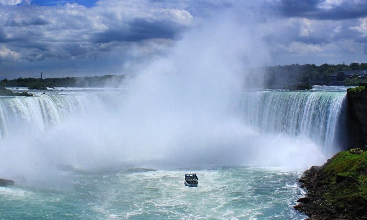 Early Summer in Canada – Toronto and Niagara Falls - Image 2