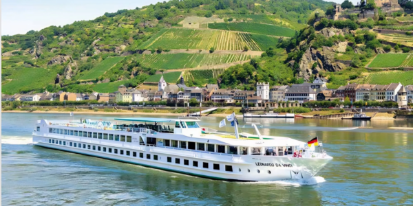 SPRINGTIME IN HOLLAND RIVER CRUISE