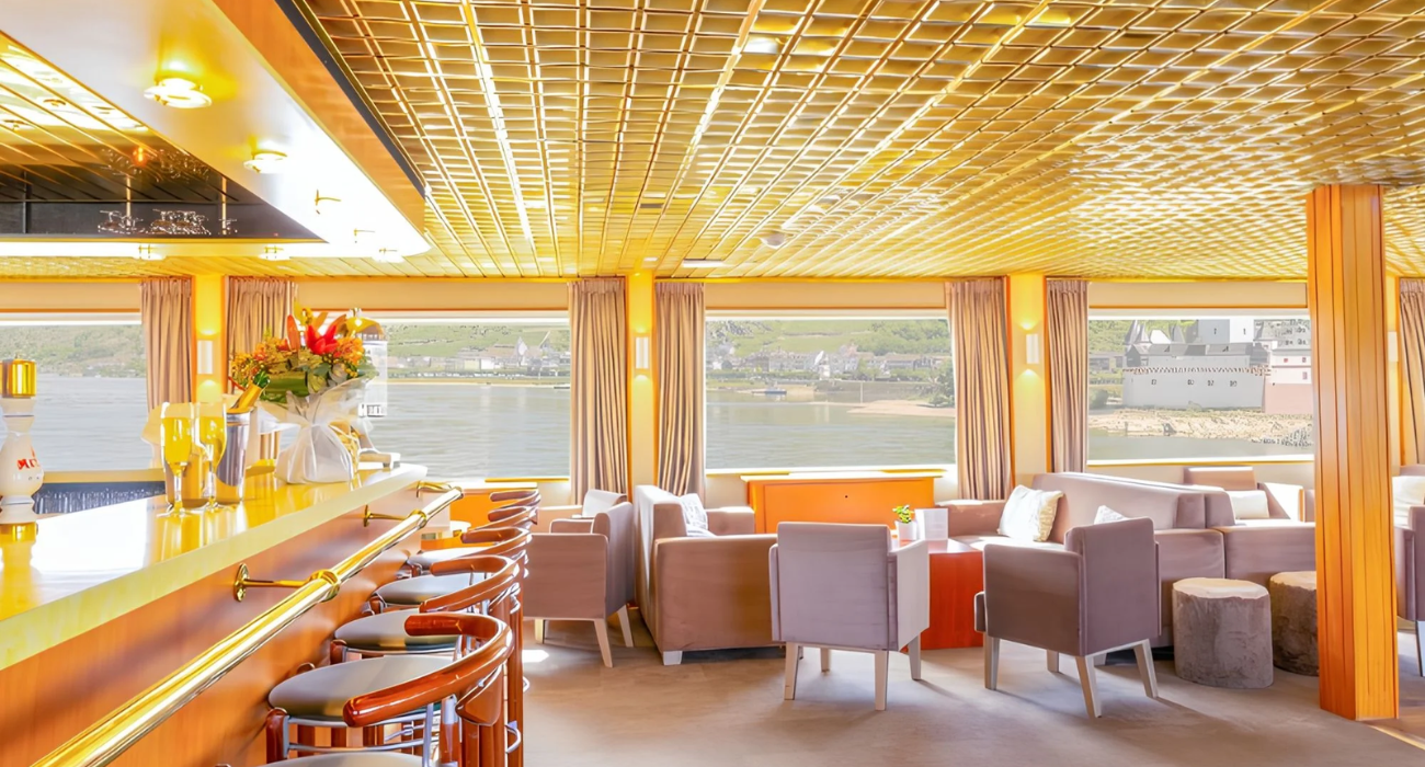 SPRINGTIME IN HOLLAND RIVER CRUISE - Image 5