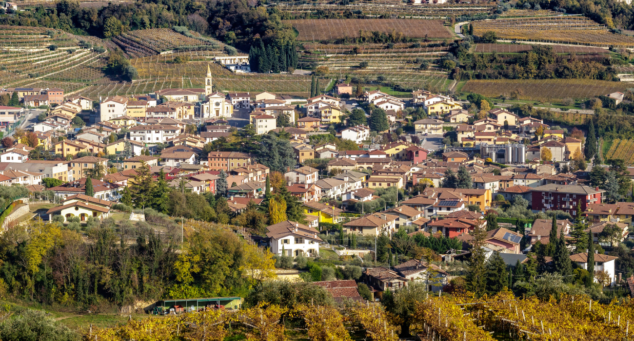 Lake Garda, Verona + Valpolicella Wine + Food tour - Image 2