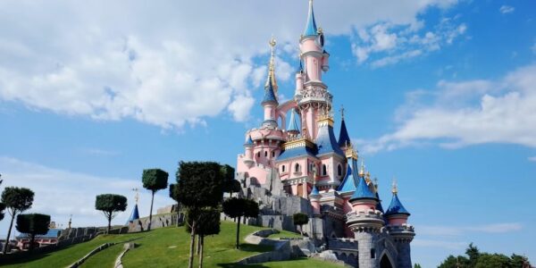 Ultimate Christmas Surprise – Disneyland Paris