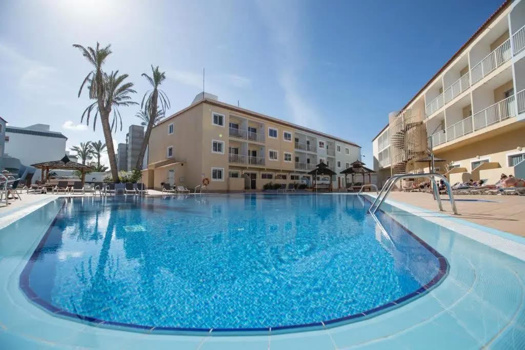 Late Year Fuerteventura BARGAIN Short Break - Image 1