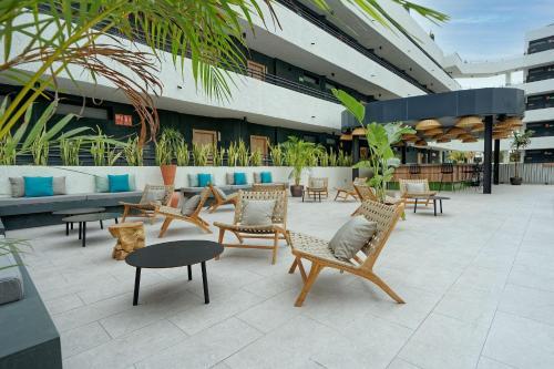 BARGAIN 4* TENERIFE WINTER GETAWAY - Image 2