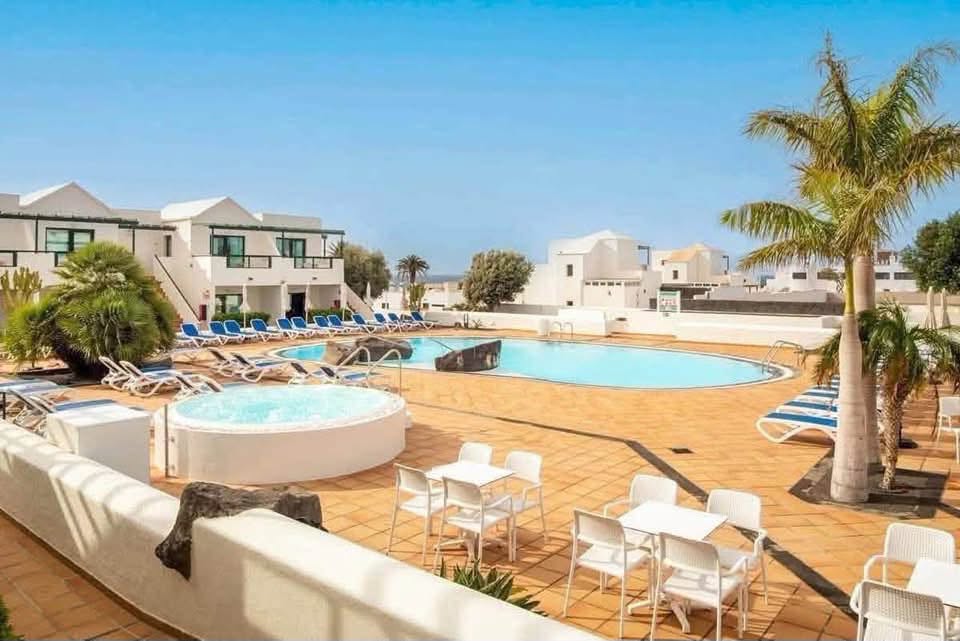 Late Winter BARGAIN Lanzarote Sunshine Offer - Image 3