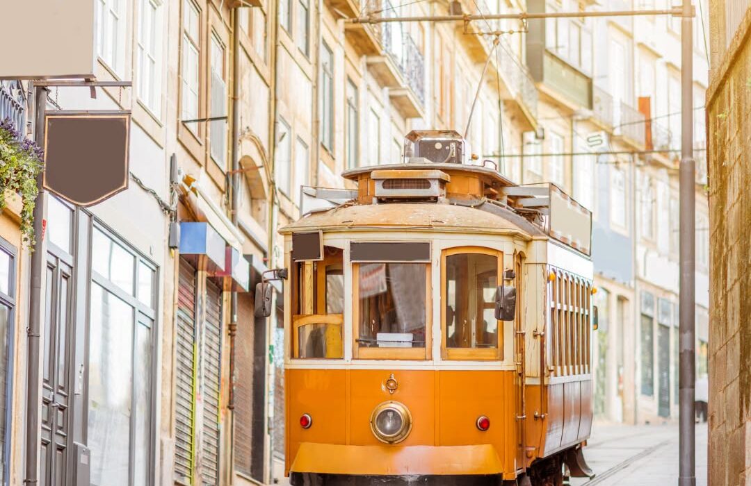 LAST MIN 4* City Break to Beautiful Porto - Image 1