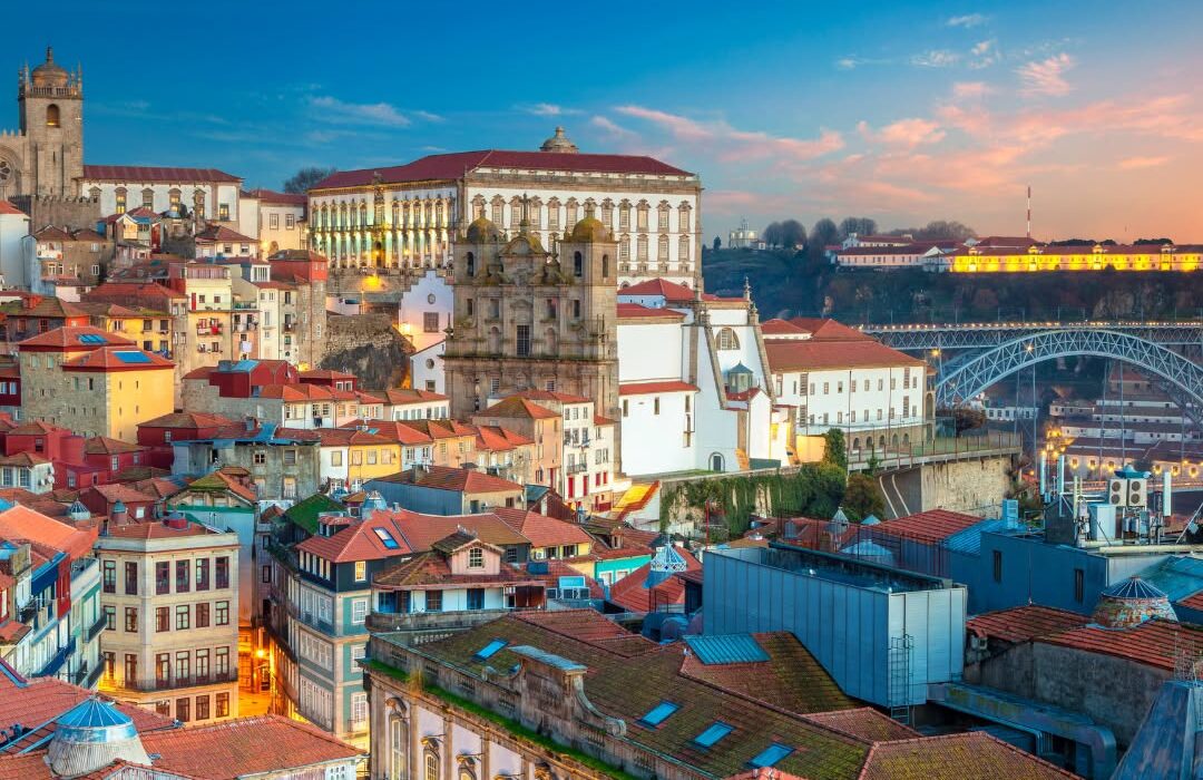 LAST MIN 4* City Break to Beautiful Porto - Image 3