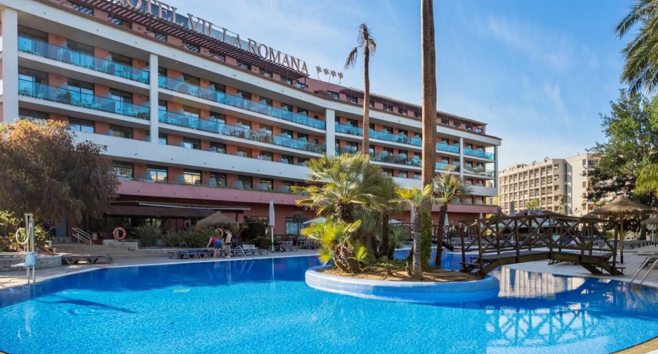 Mid May Family BARGAIN Sunshine 4* Salou Spain - Image 1