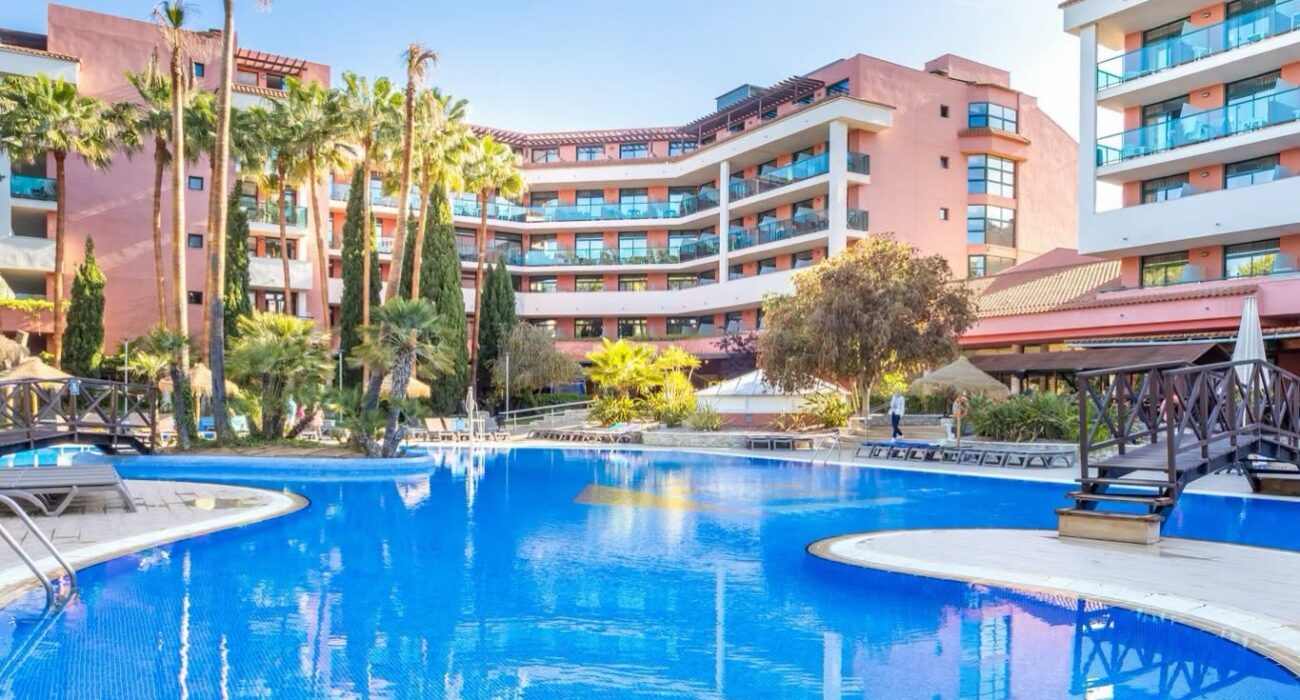 Mid May Family BARGAIN Sunshine 4* Salou Spain - Image 2