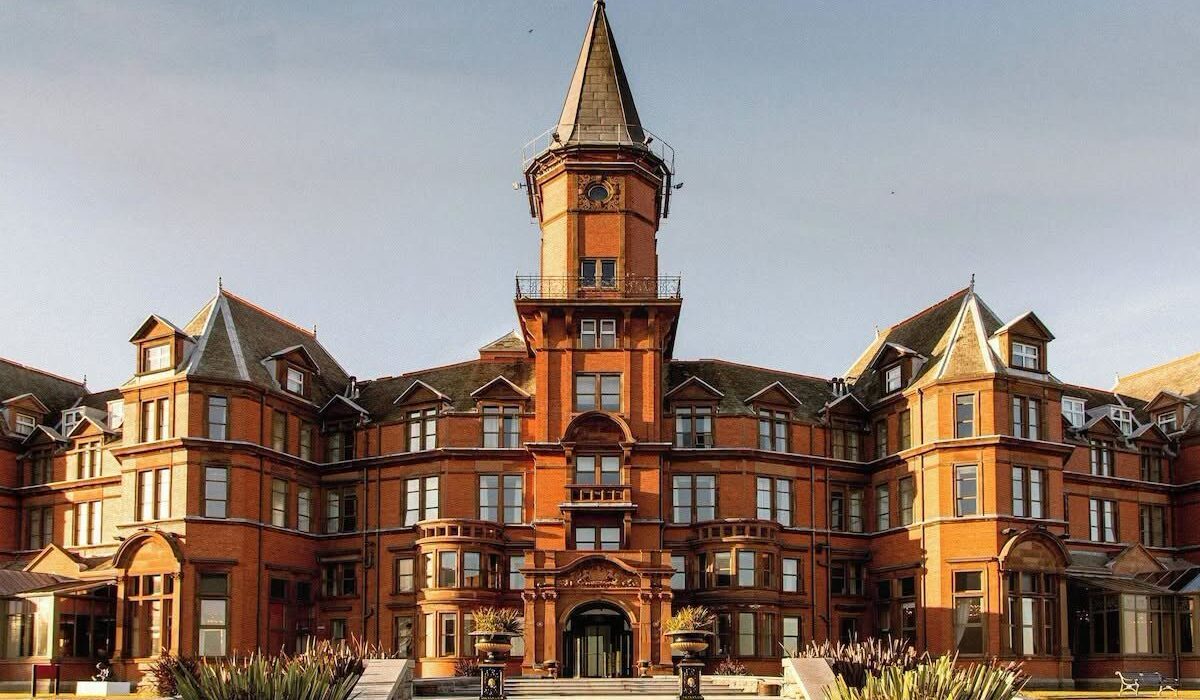 Valentines Overnight Break at Slieve Donard - Image 1